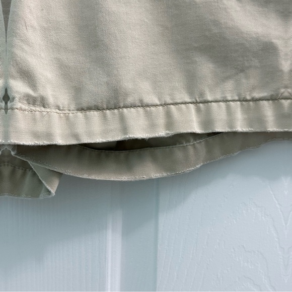 Old Navy Women's Size 10 Chino Khaki Flat Front Shorts - Picture 4 of 14